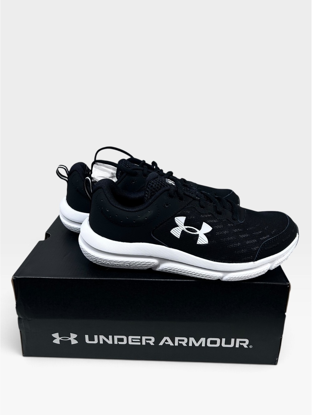 Under Armour UA Charged Assert 10 4E Extra Wide Mens 9 Black White NIB 3026176